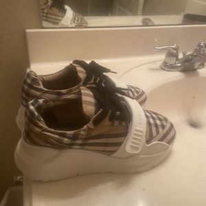 Burberry shoes